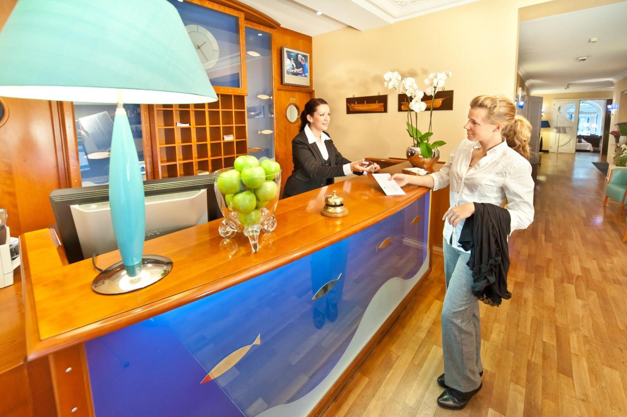 Neptun Hotel Ostseebad Kühlungsborn Екстериор снимка