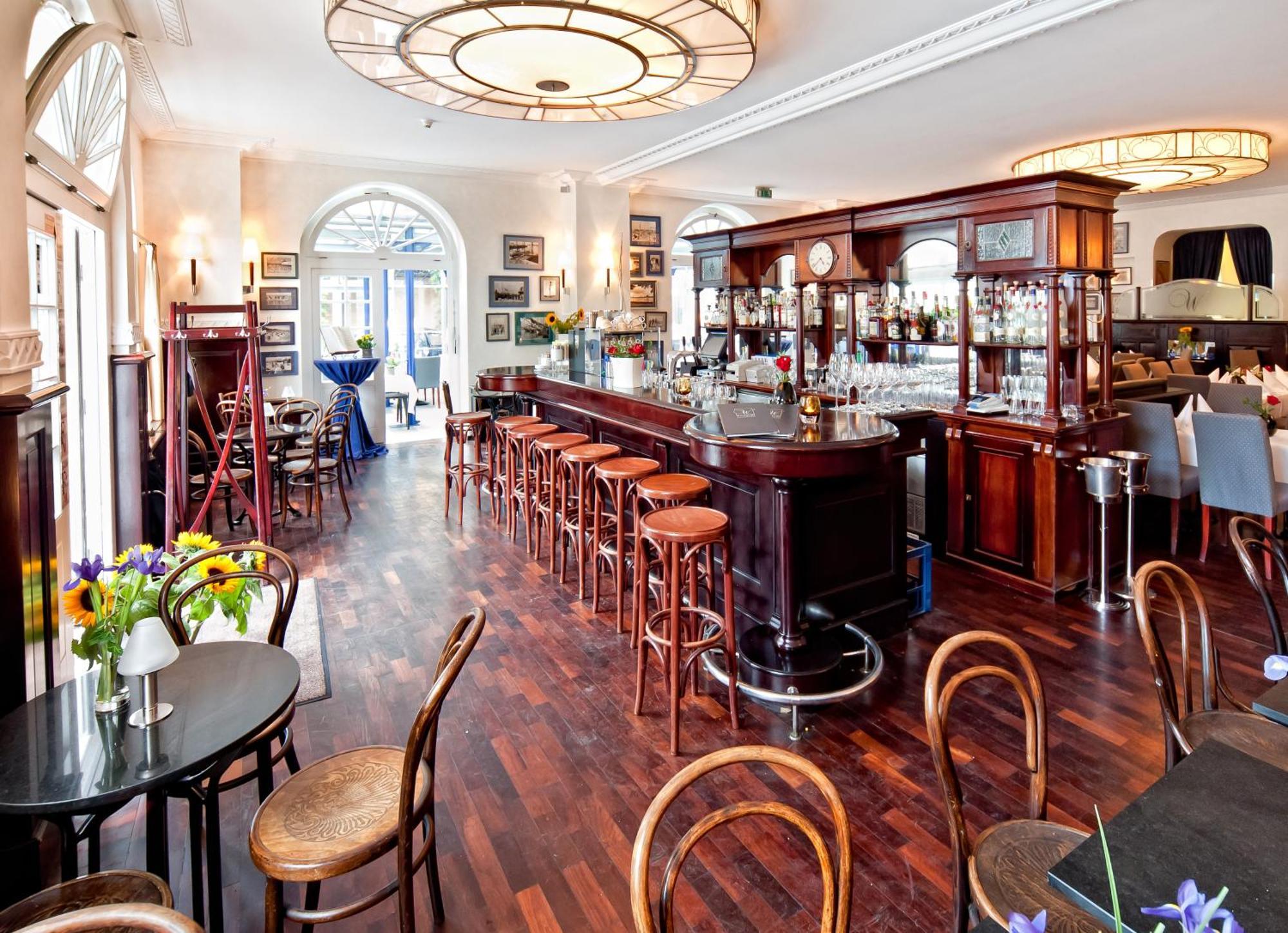Neptun Hotel Ostseebad Kühlungsborn Екстериор снимка