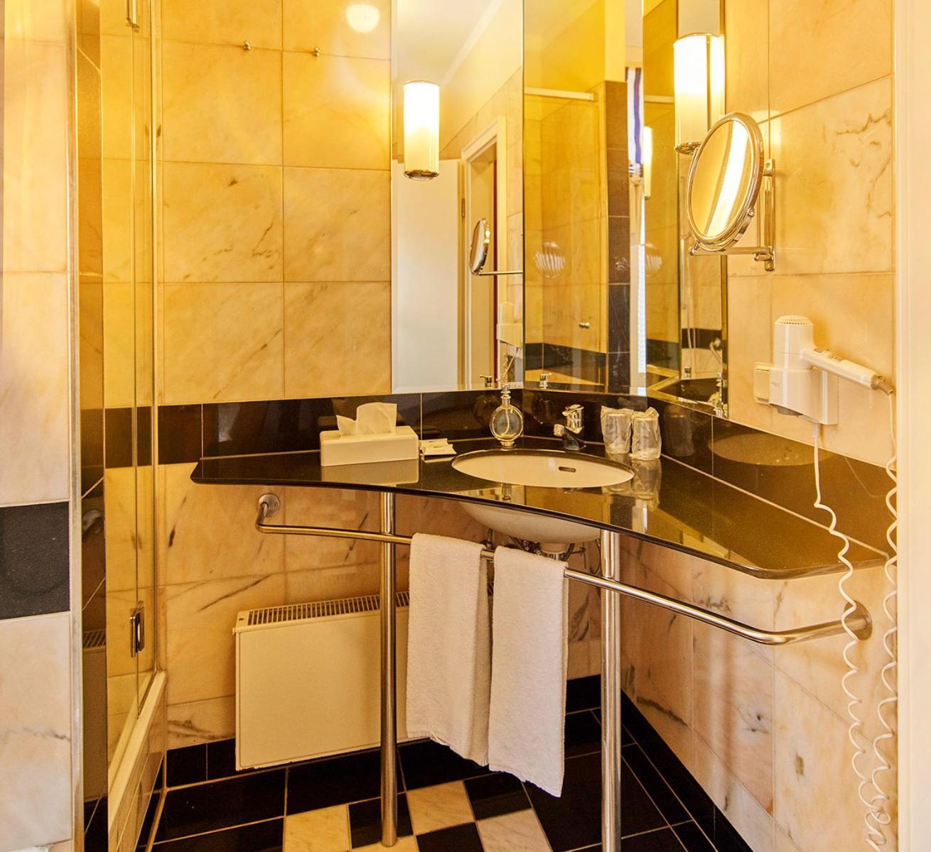 Neptun Hotel Ostseebad Kühlungsborn Стая снимка