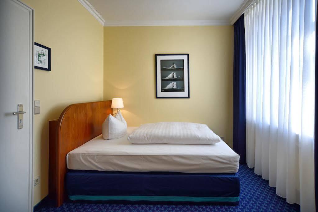 Neptun Hotel Ostseebad Kühlungsborn Екстериор снимка